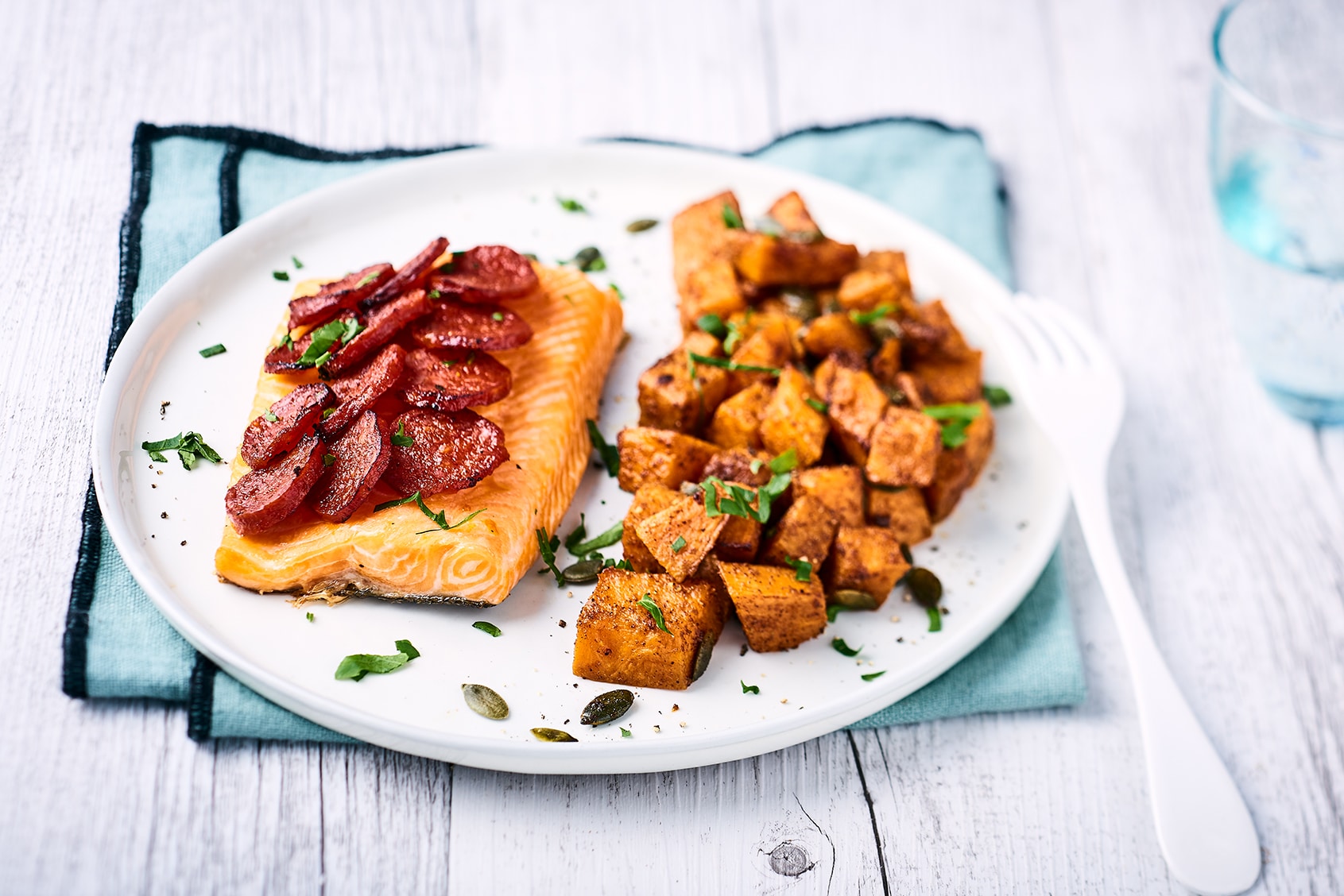 Recette Pavé de truite en écailles de chorizo, dés de courges rôties